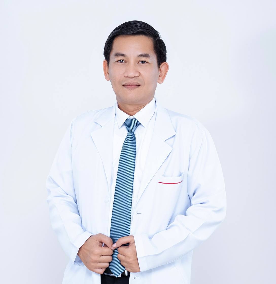 Dr. Eam Socheat